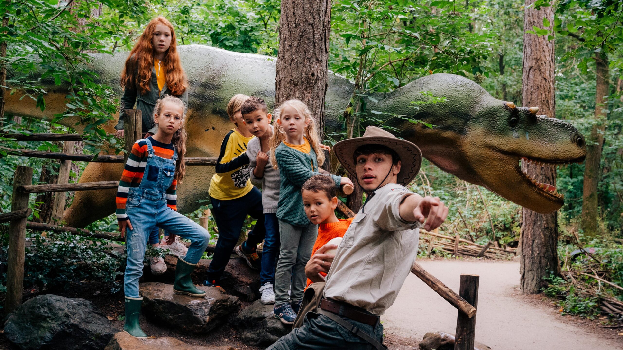 Dinobos met levensgrote dino's | DierenPark Amersfoort